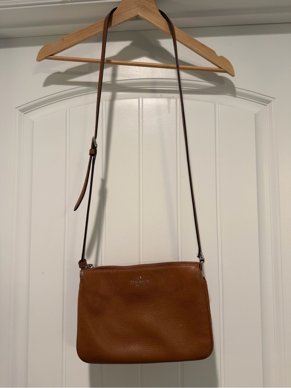 kate spade tan leather crossbody bag - Picture 2 of 4